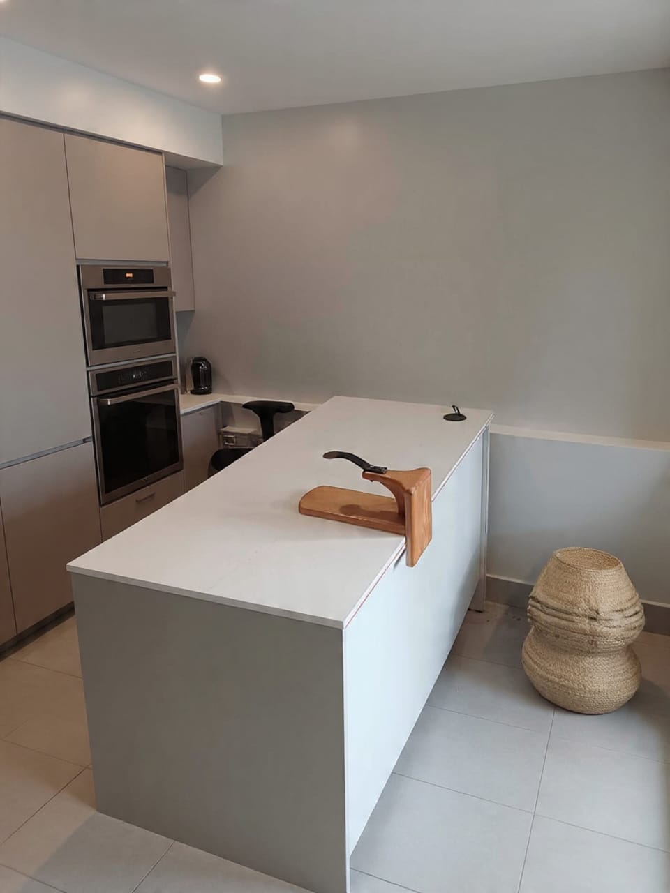 Mahogany Coconut Grater Black Finish